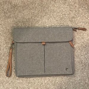 PKG laptop sleeve
